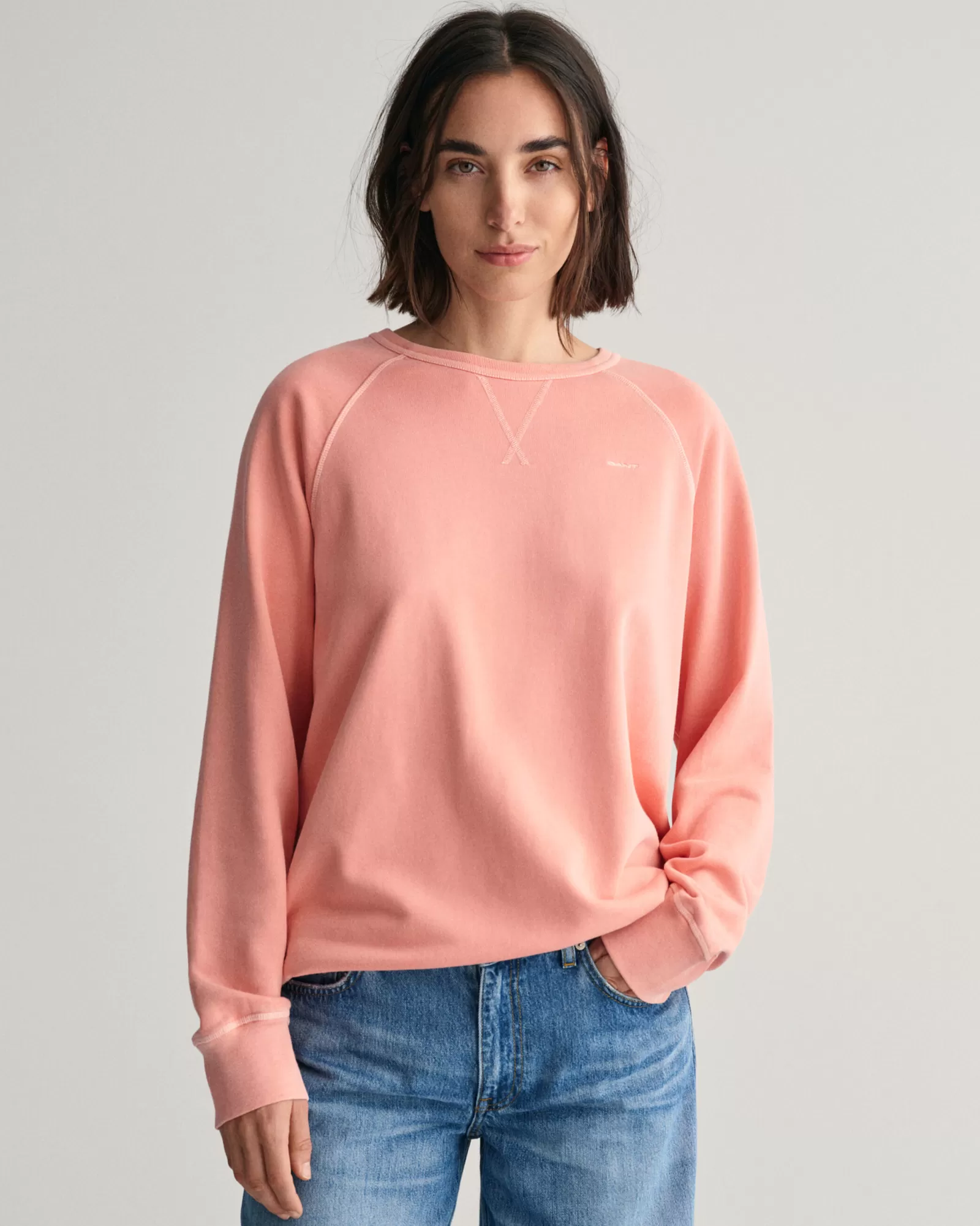 GANT Sunfaded Crew Neck Sweatshirt | Hoodies & Tröjor