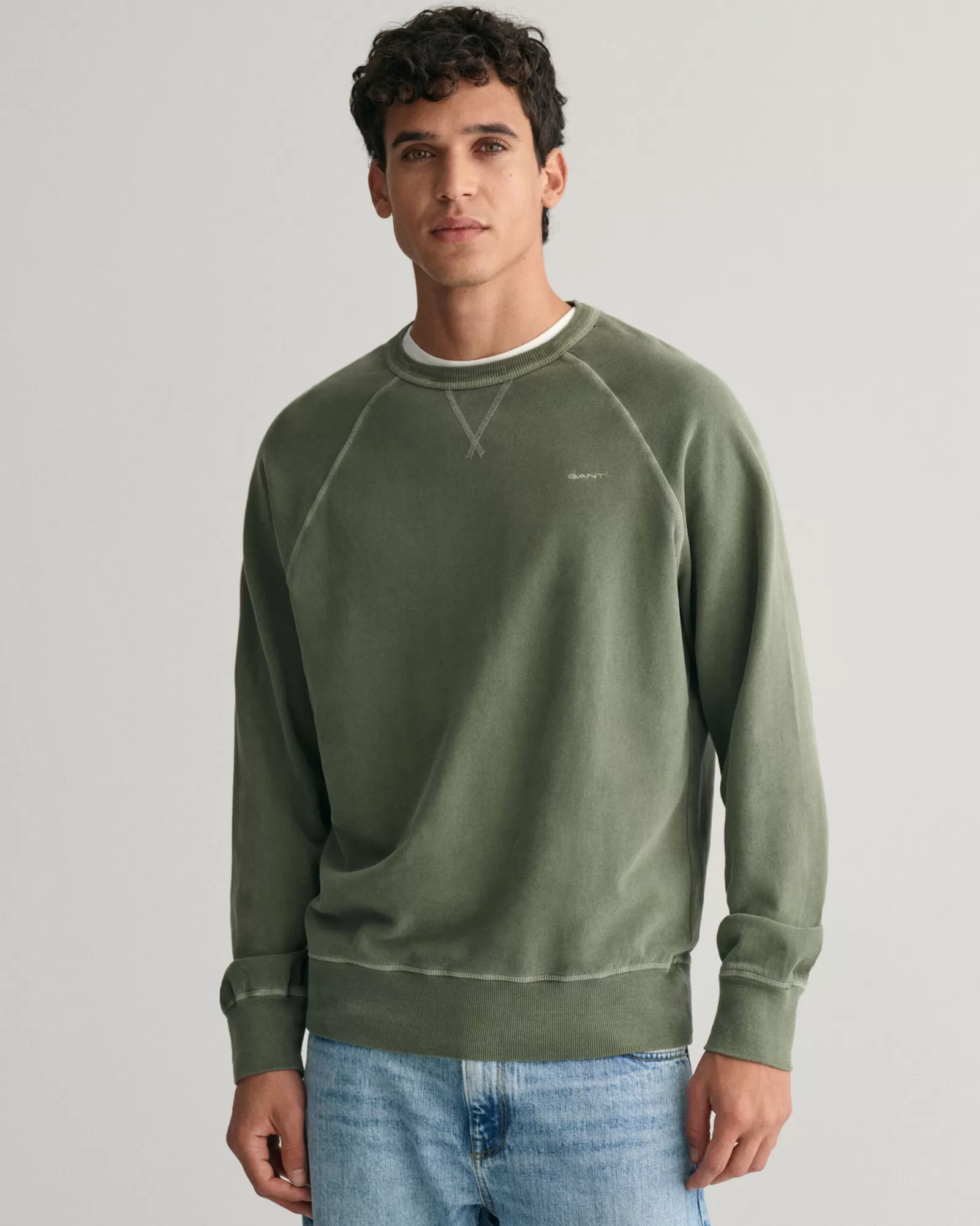 GANT Sunfaded Crew Neck Sweatshirt | Hoodies & Tröjor