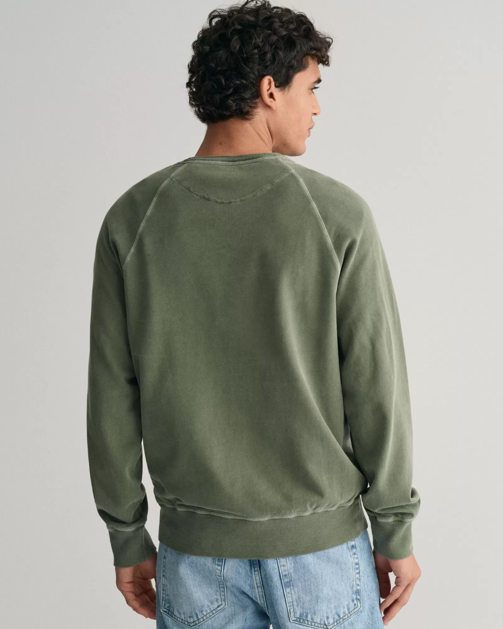 GANT Sunfaded Crew Neck Sweatshirt | Hoodies & Tröjor