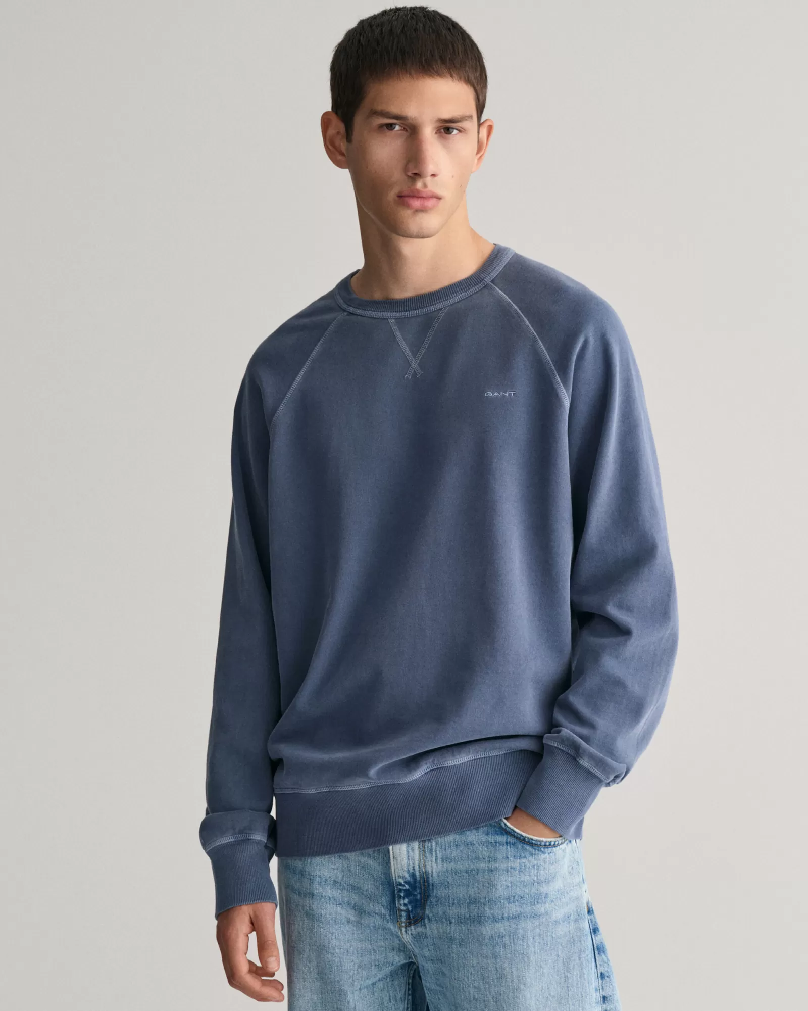 GANT Sunfaded Crew Neck Sweatshirt | Hoodies & Tröjor