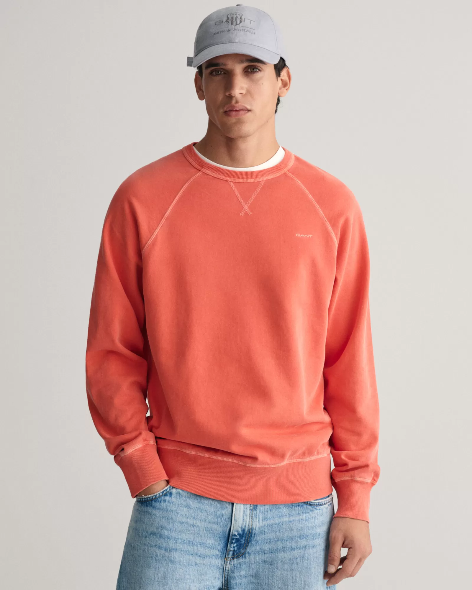 GANT Sunfaded Crew Neck Sweatshirt | Hoodies & Tröjor