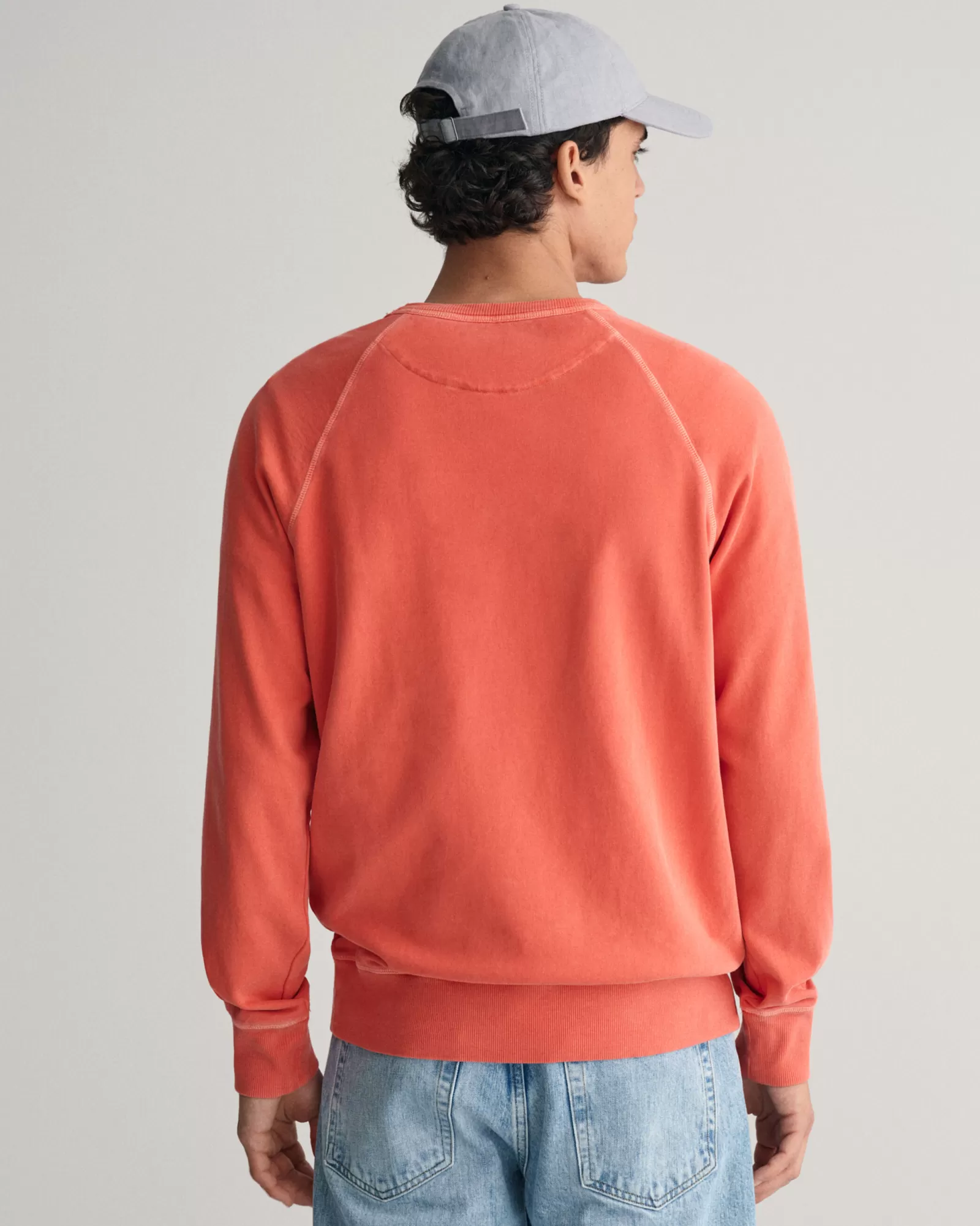 GANT Sunfaded Crew Neck Sweatshirt | Hoodies & Tröjor