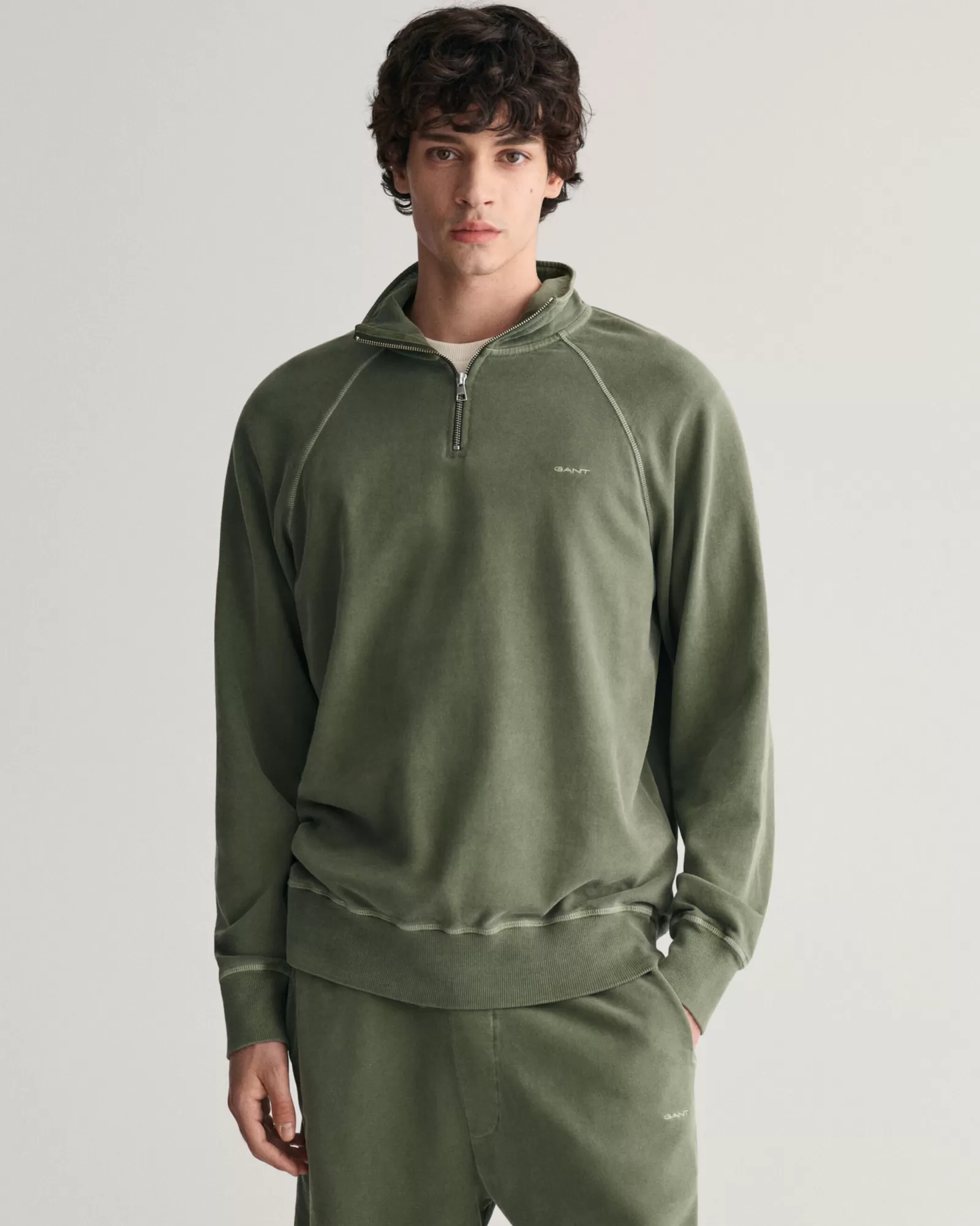 GANT Sunfaded Half-Zip Sweatshirt | Hoodies & Tröjor