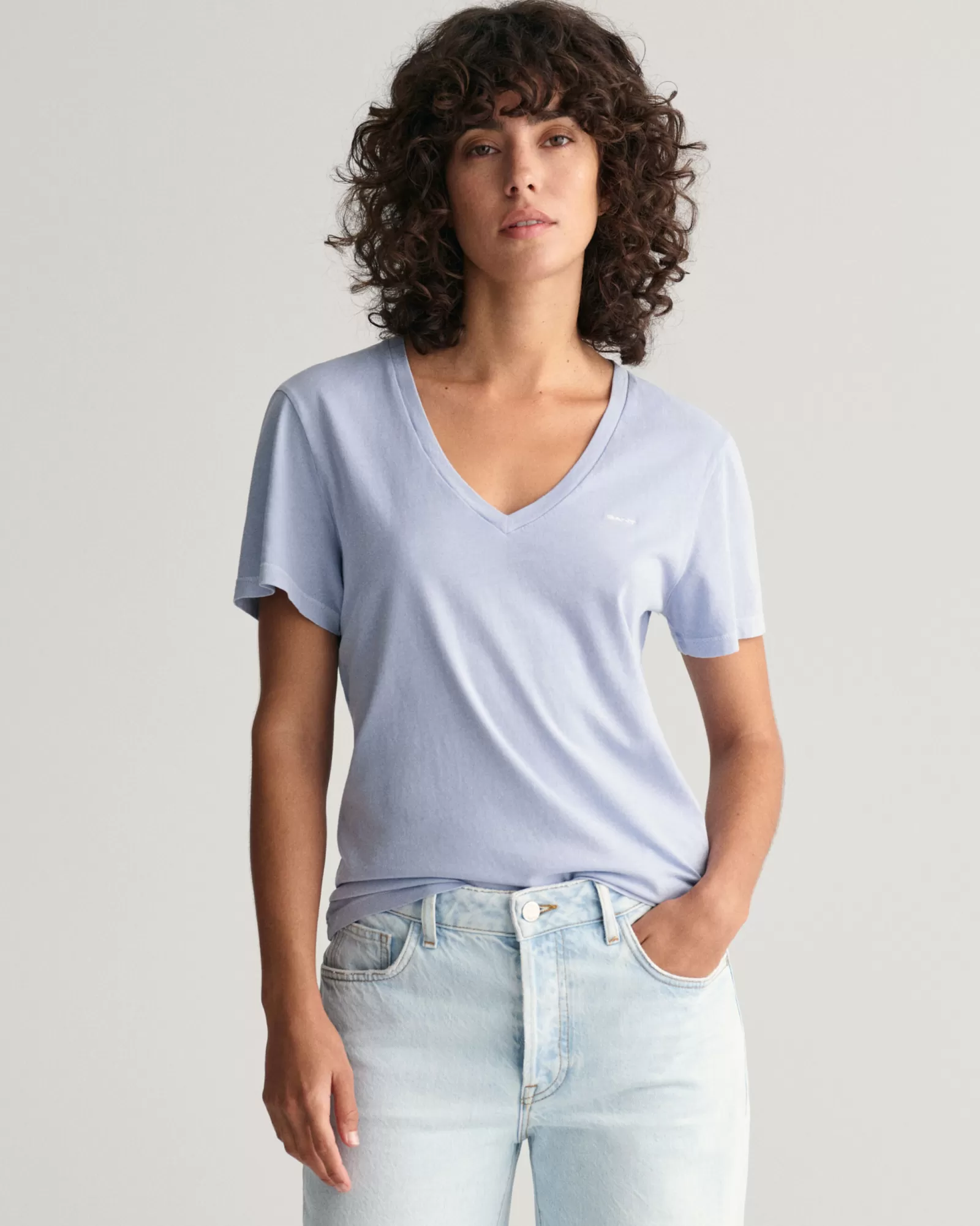 GANT Sunfaded V-Neck T-Shirt | T-shirtar & Toppar