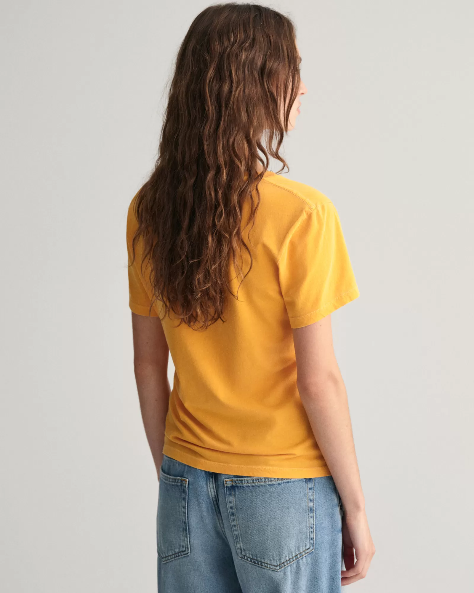 GANT Sunfaded V-Neck T-Shirt | T-shirtar & Toppar