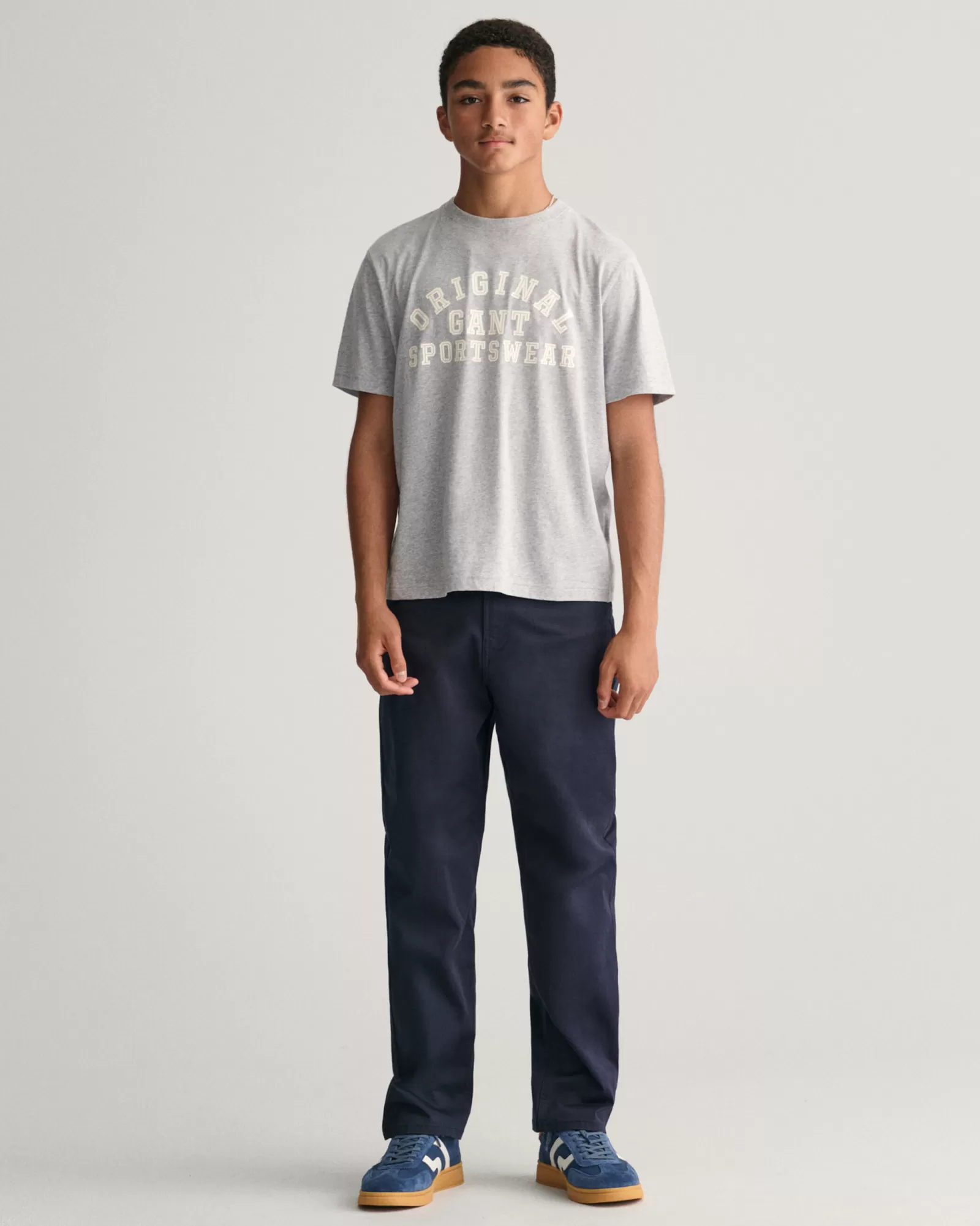 GANT Teen Boys Loose Fit Chinos | Barn Byxor