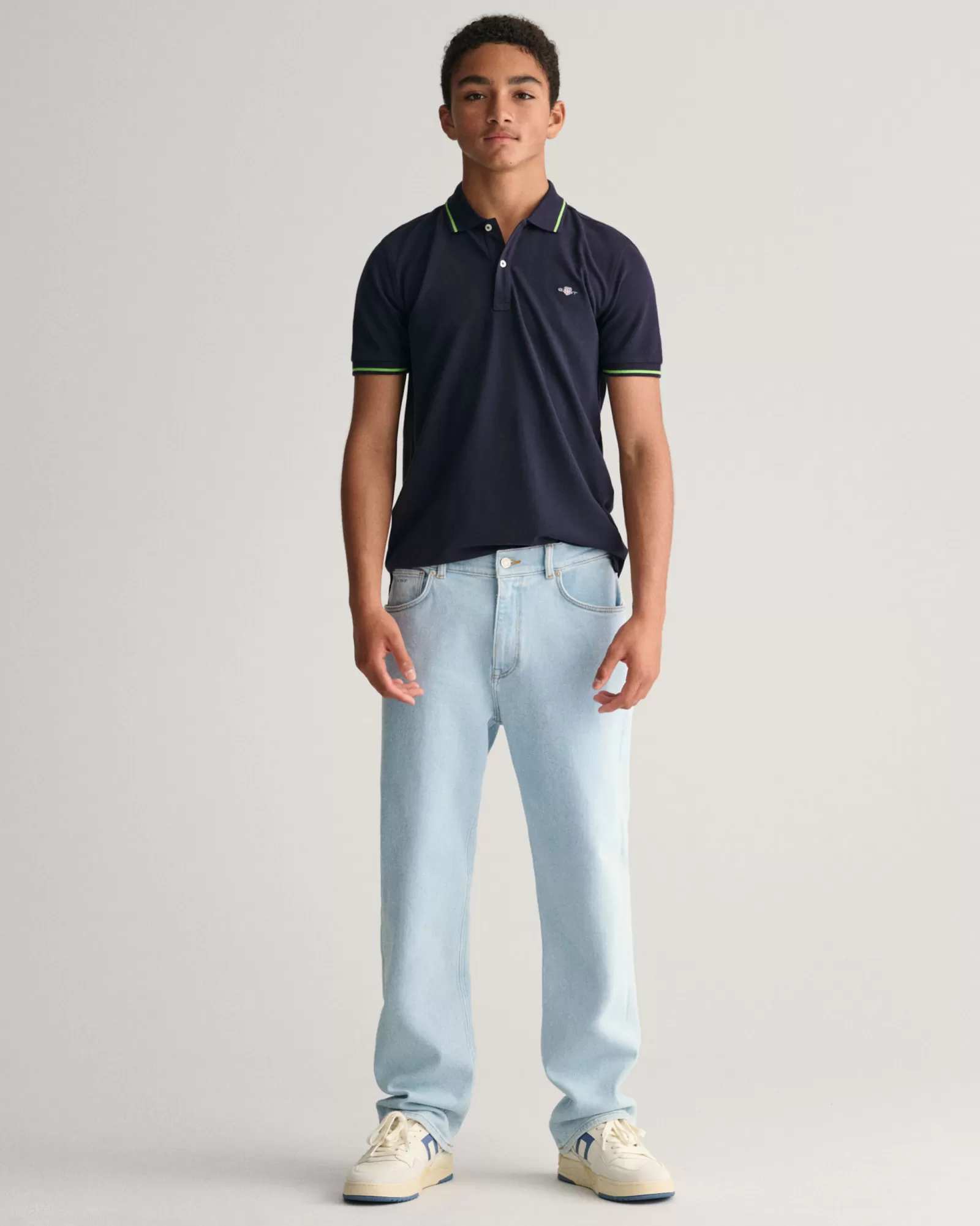 GANT Teen Boys Relaxed Fit Jeans | Barn Byxor