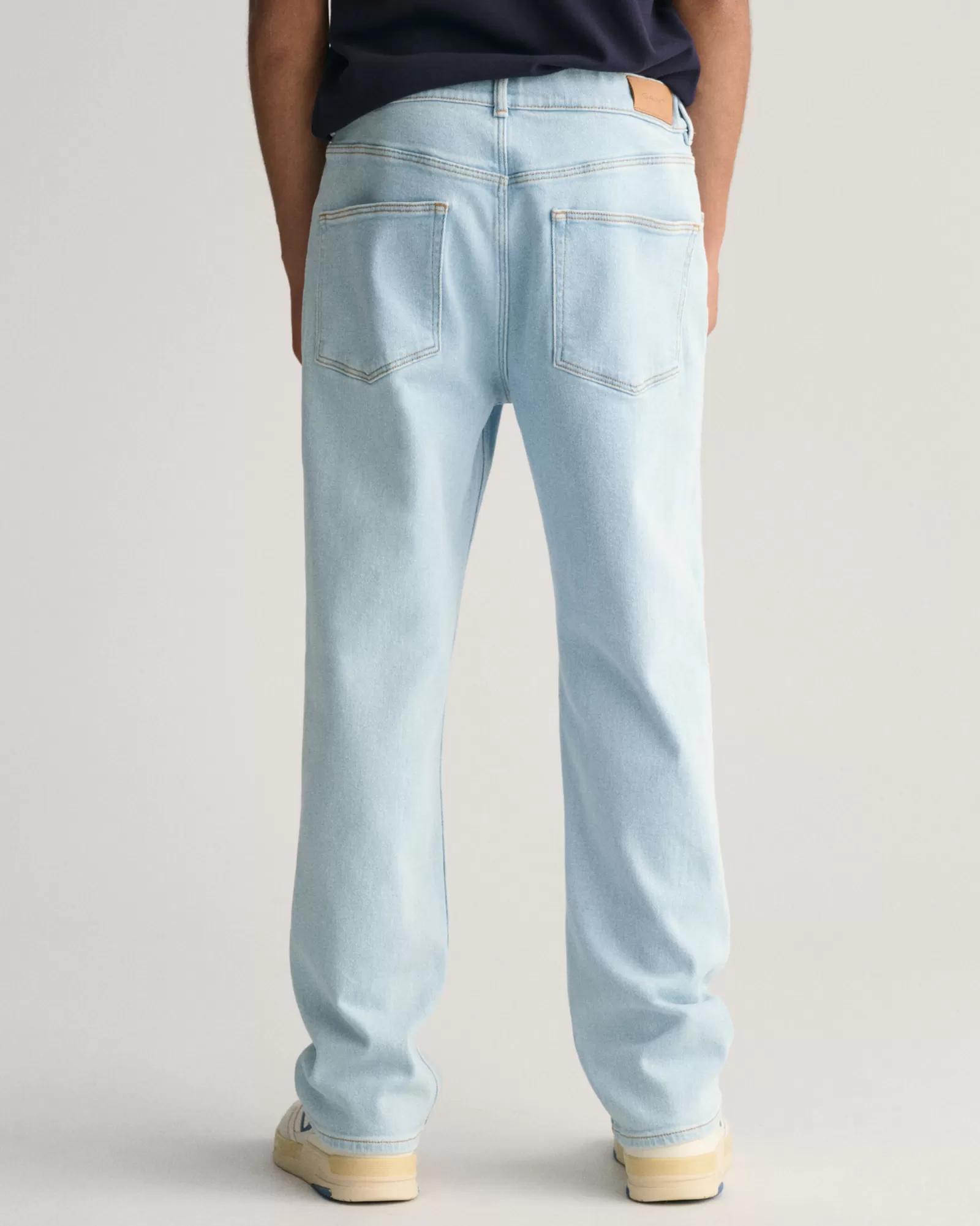 GANT Teen Boys Relaxed Fit Jeans | Barn Byxor