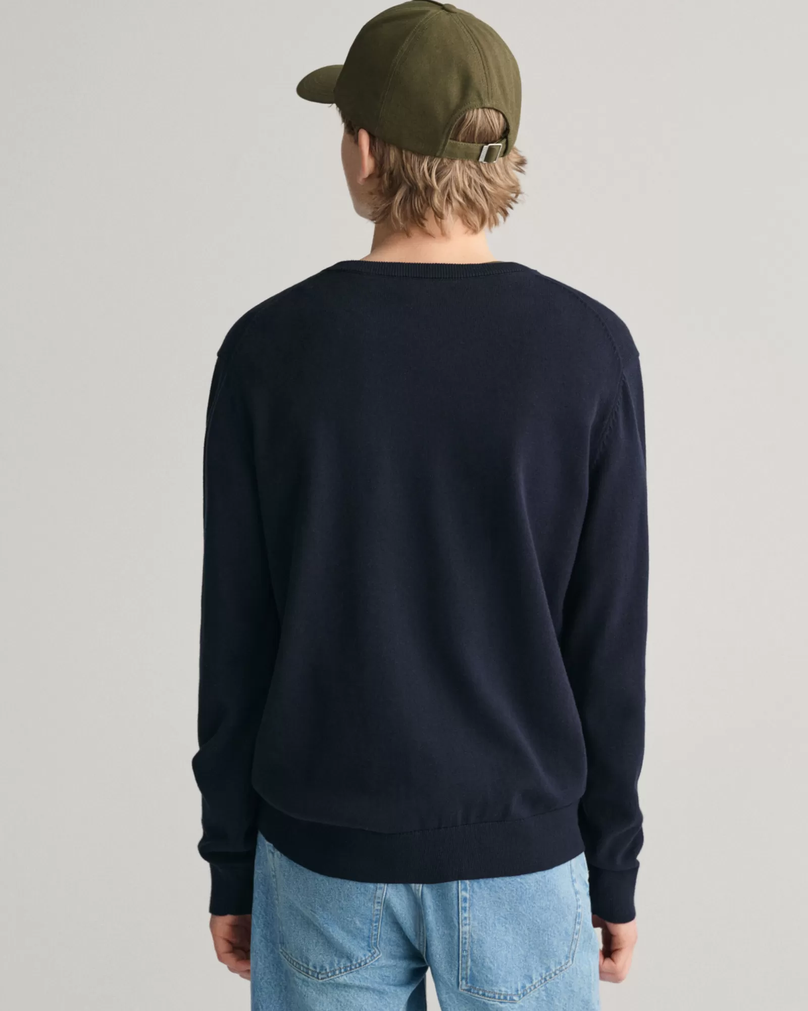 GANT Teens Shield Classic Cotton Crew Neck Sweater | Barn Stickat | Stickat