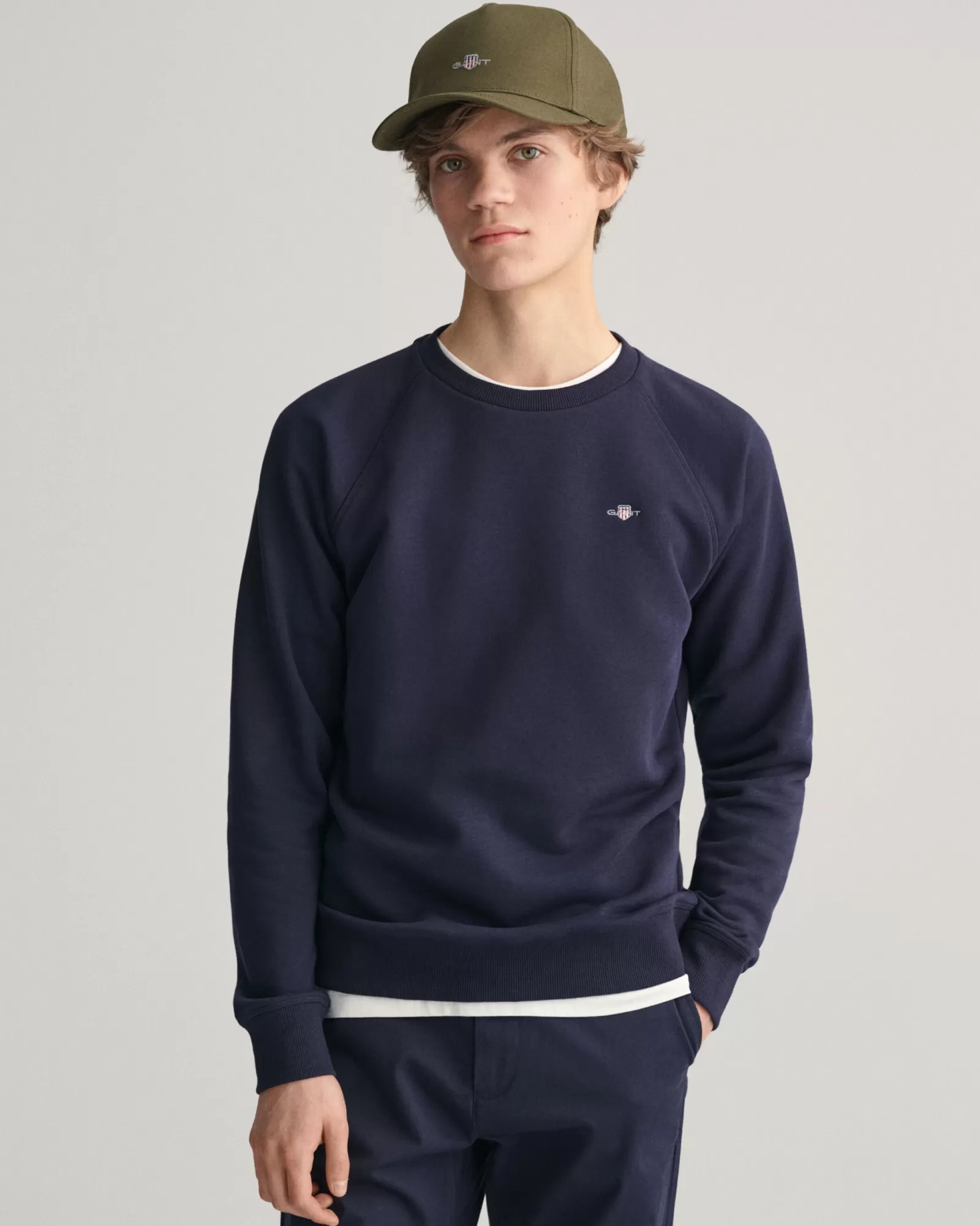 GANT Teens Shield Crew Neck Sweatshirt | Barn Hoodies & Tröjor | Hoodies & Tröjor