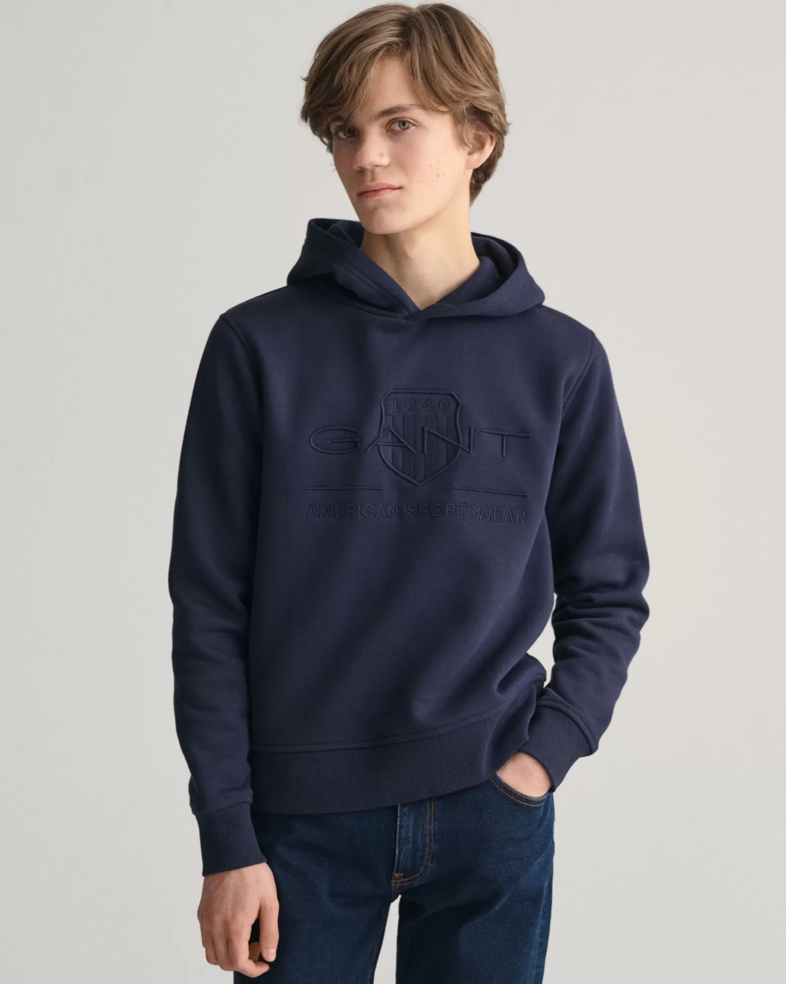 GANT Teens Tonal Shield Hoodie | Barn Hoodies & Tröjor | Hoodies & Tröjor