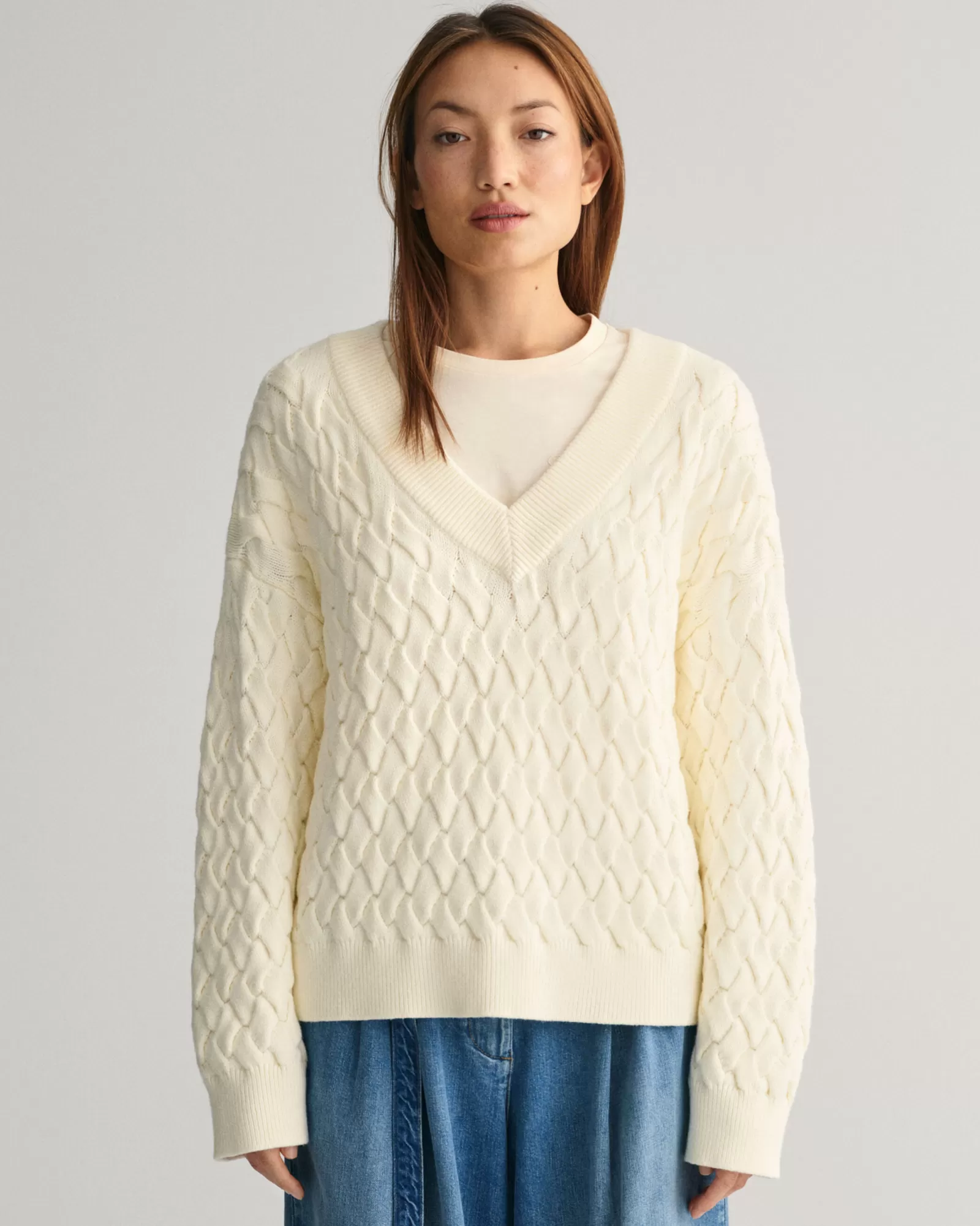 GANT Textured Cotton V-Neck Sweater | Stickat