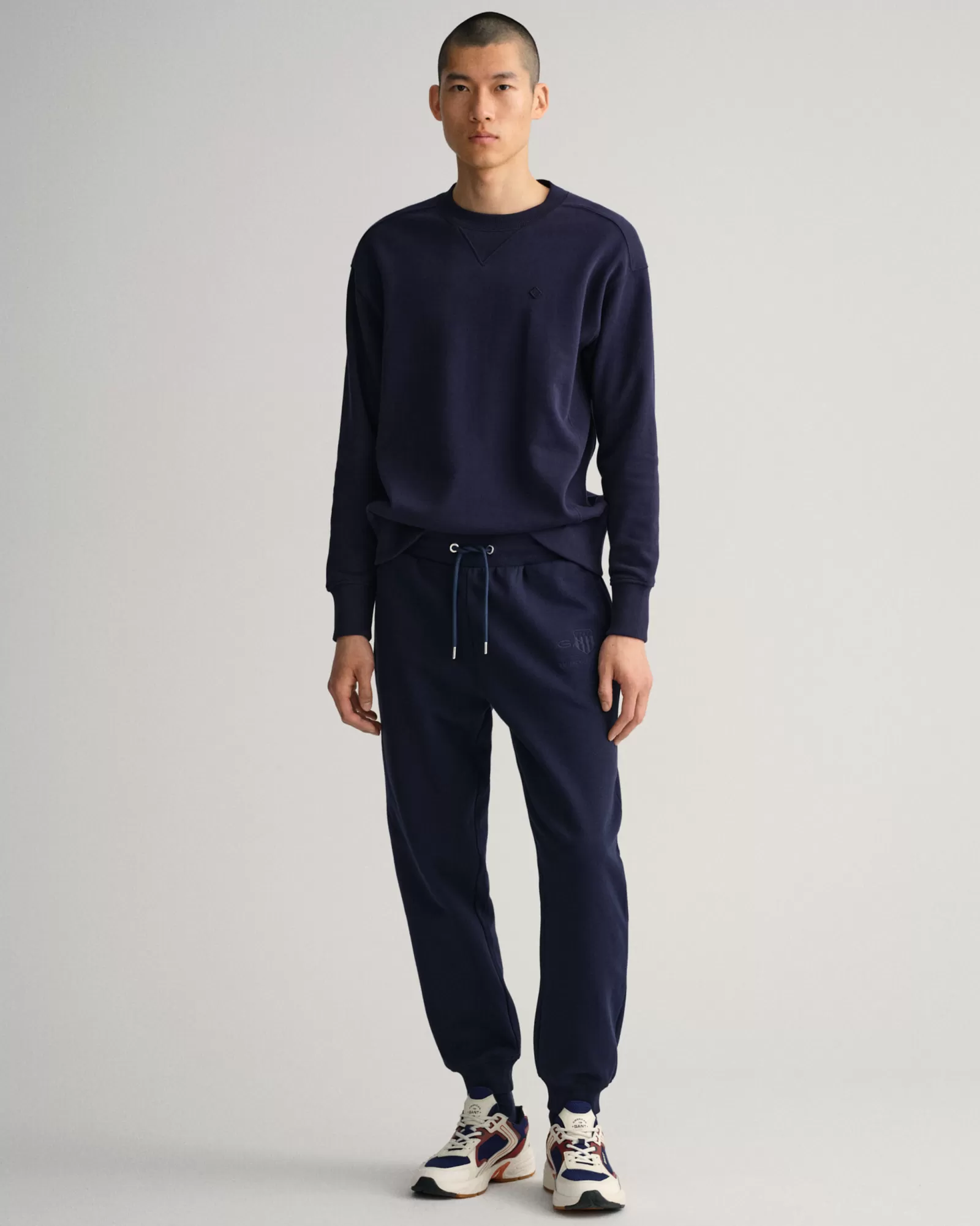 GANT Tonal Archive Shield Sweatpants | Byxor & Chinos