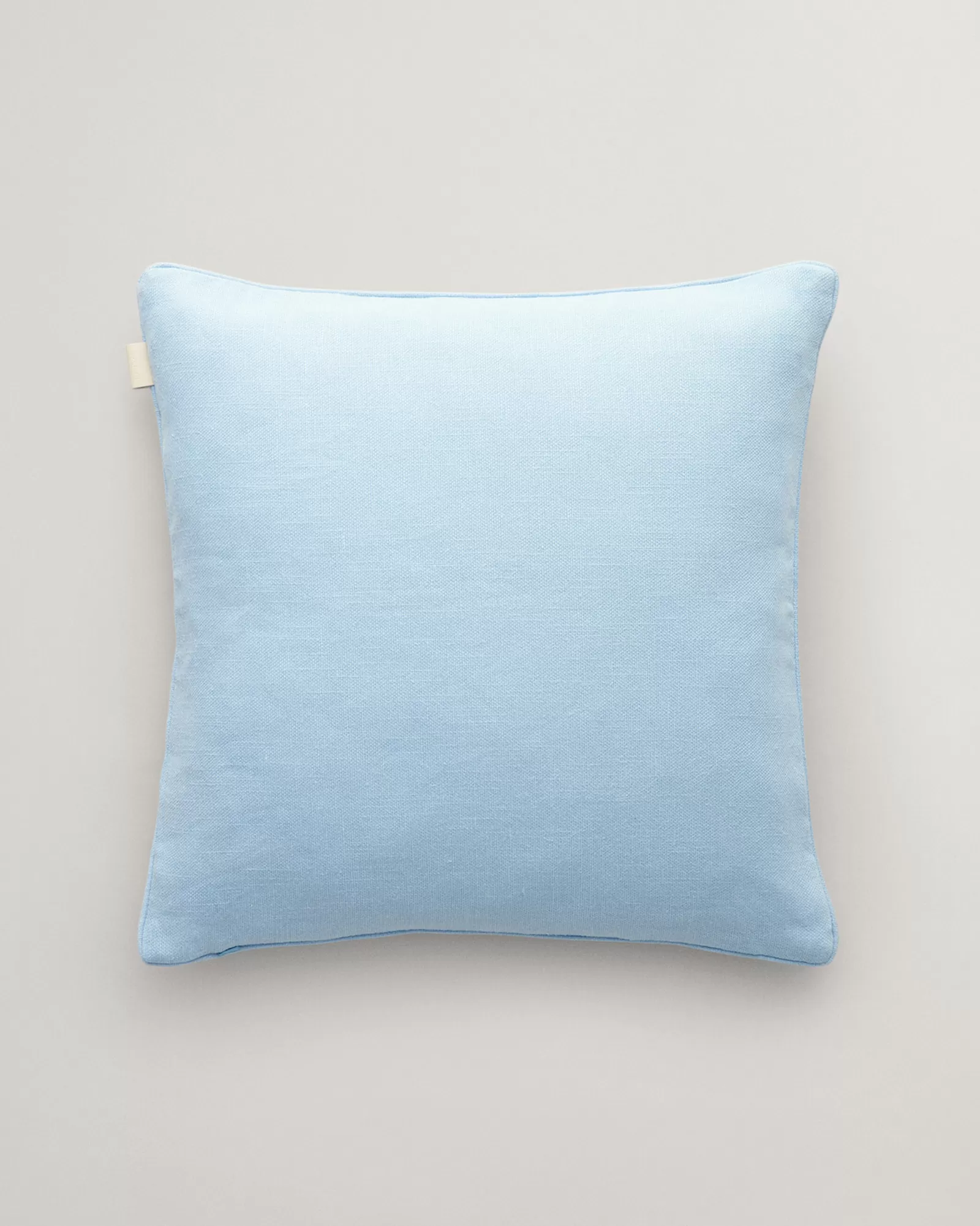 GANT Tonal Crest Cushion | Kuddar