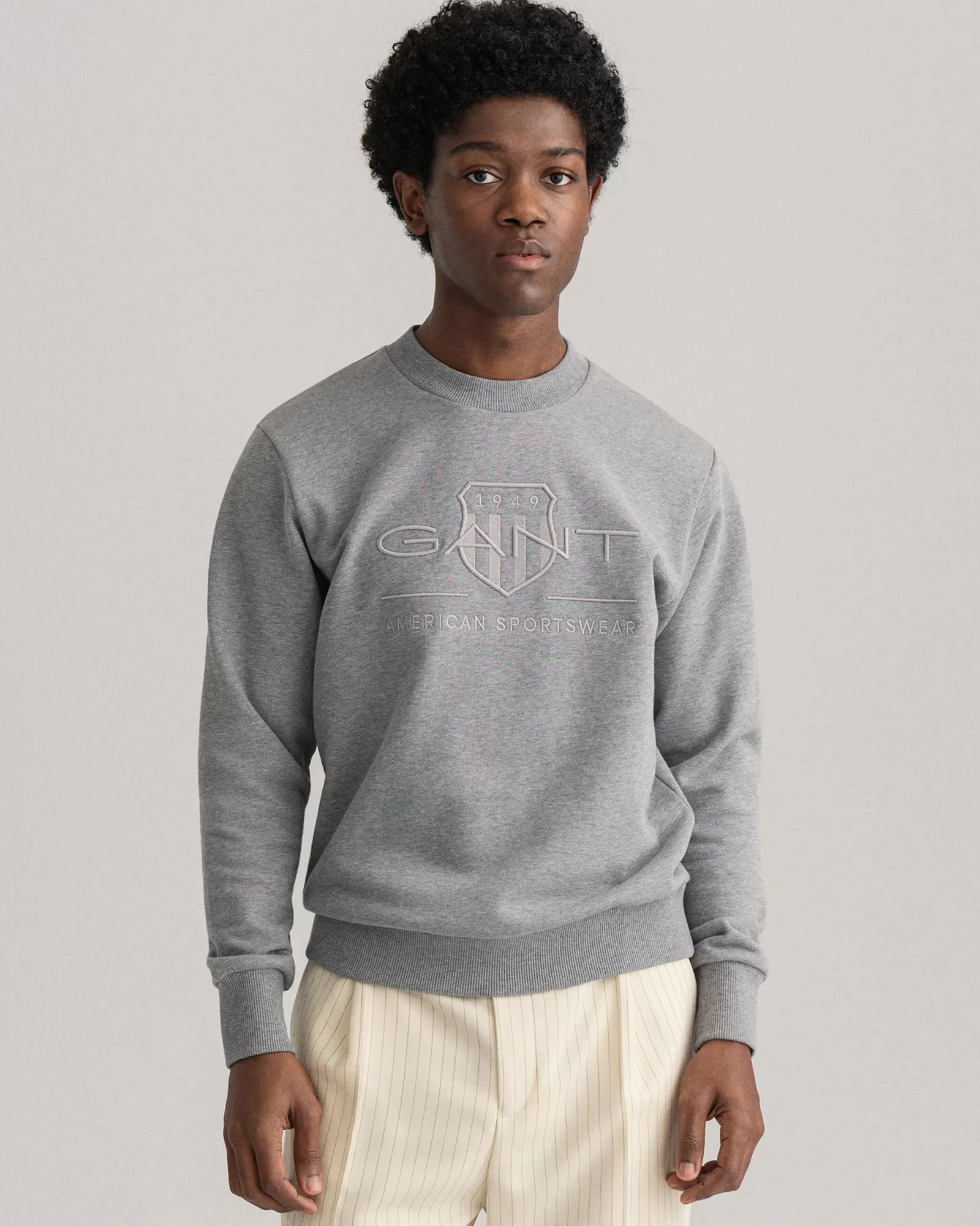 GANT Tonal Shield Crew Neck Sweatshirt | Hoodies & Tröjor