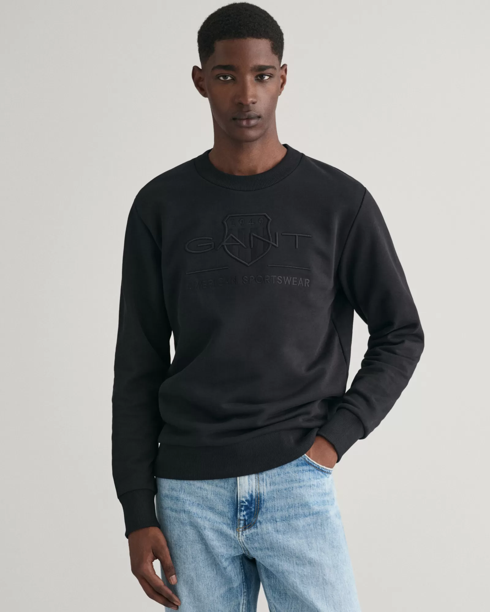 GANT Tonal Shield Crew Neck Sweatshirt | Hoodies & Tröjor