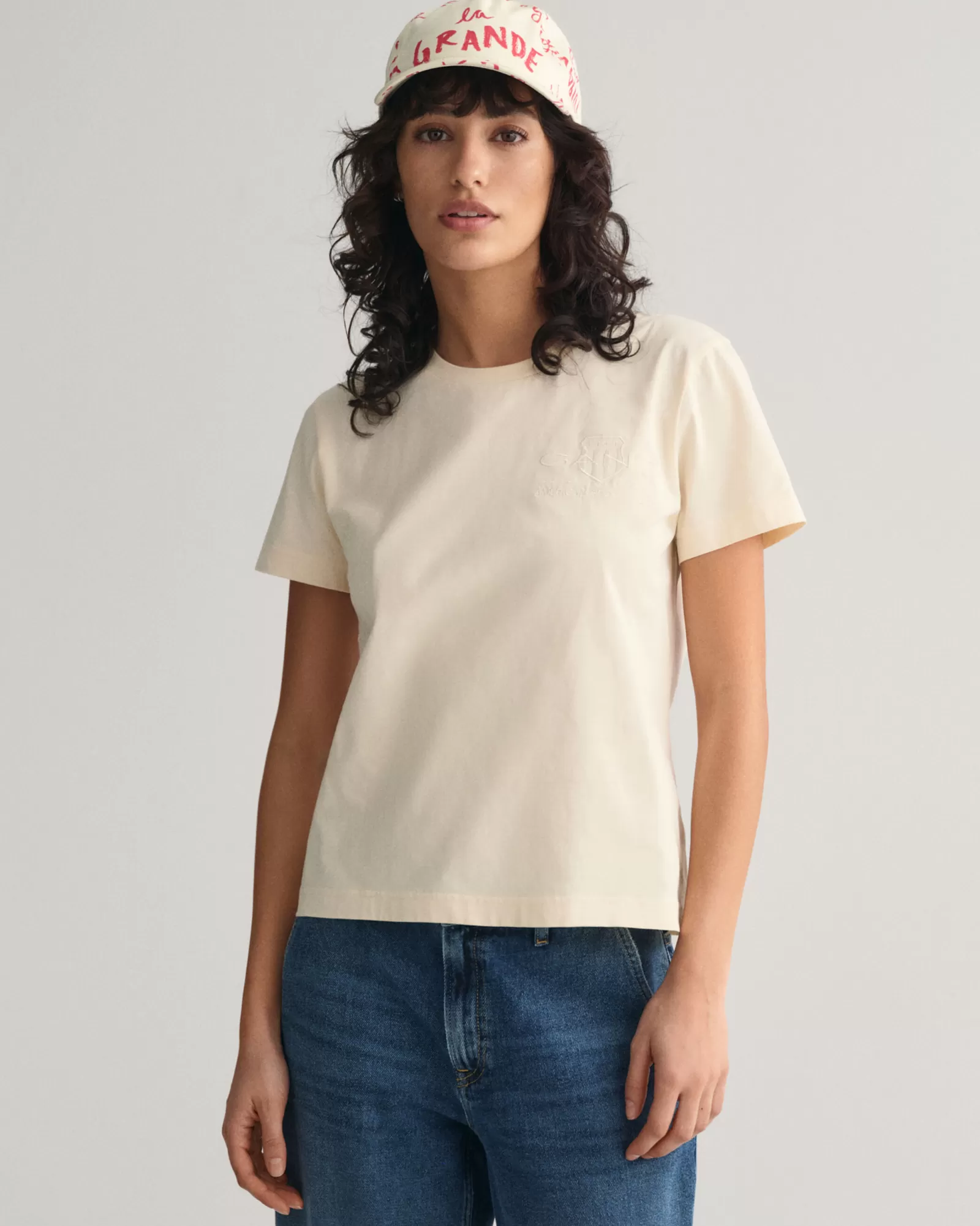 GANT Tonal Shield T-Shirt | T-shirtar & Toppar