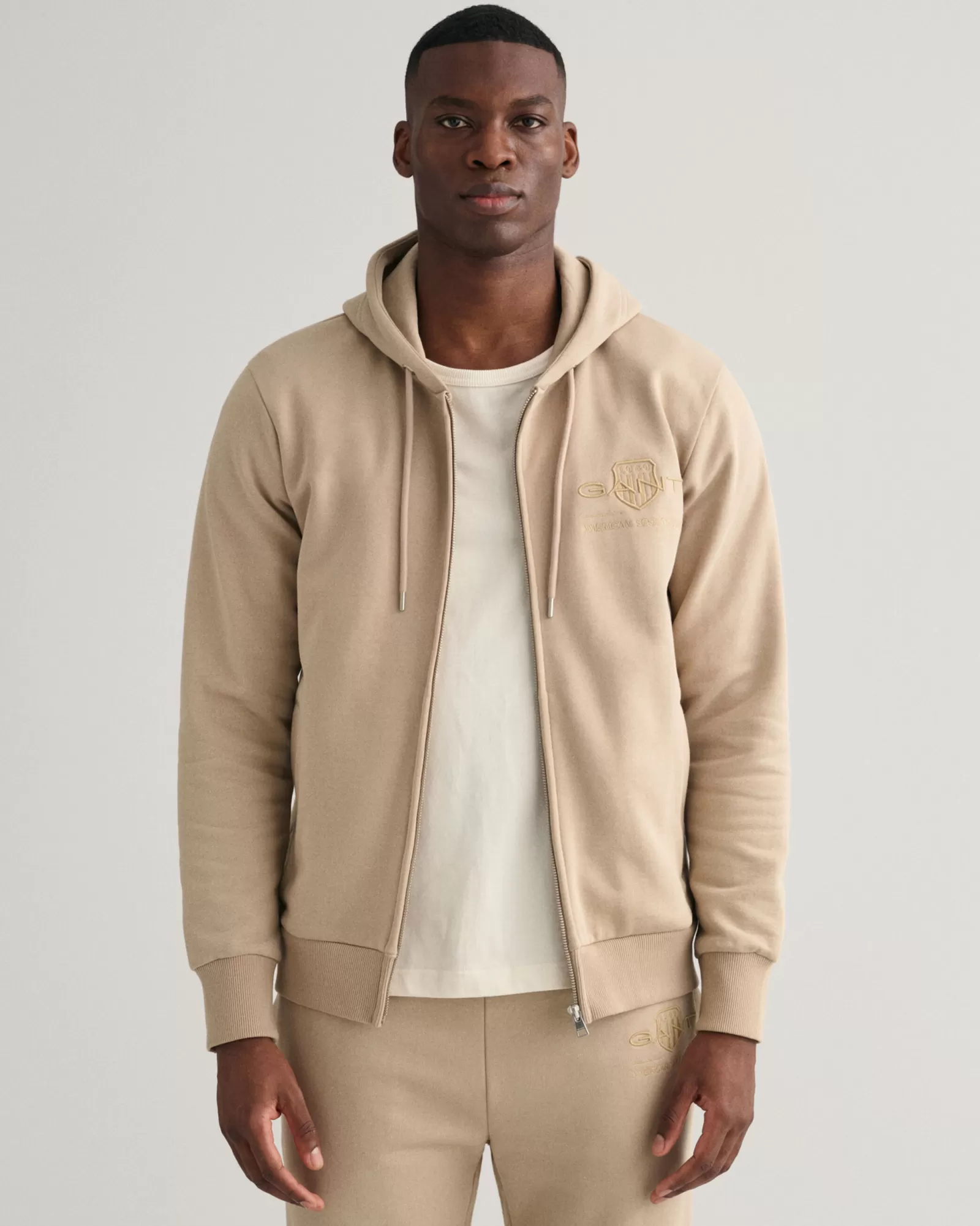 GANT Tonal Shield Zip Hoodie | Hoodies & Tröjor