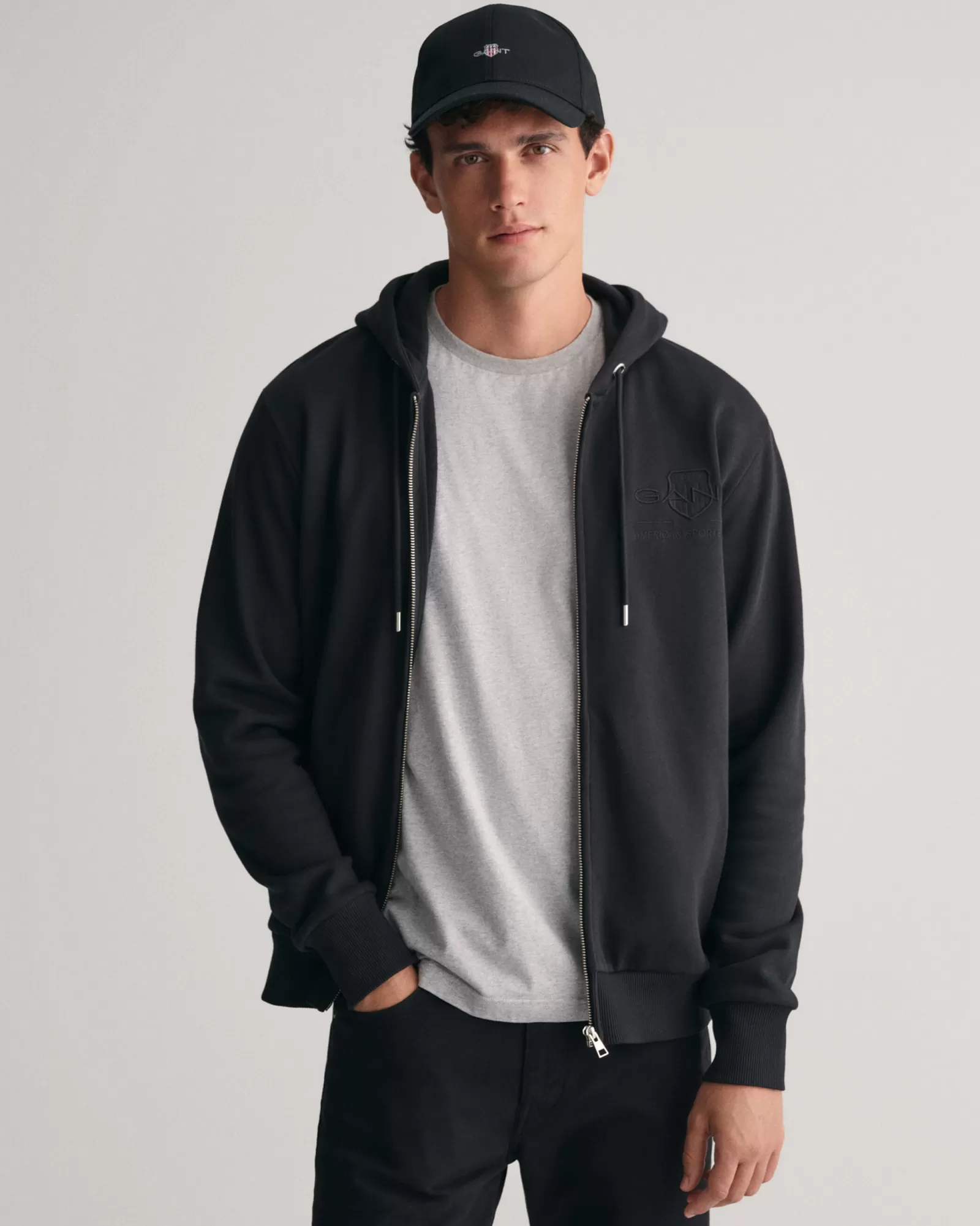 GANT Tonal Shield Zip Hoodie | Hoodies & Tröjor